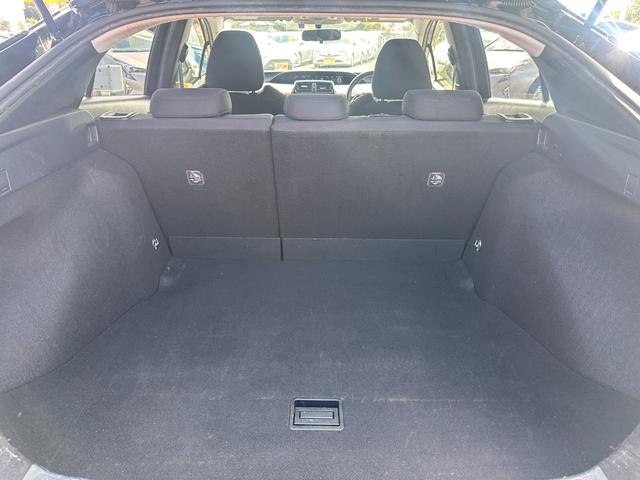 プリウス S トヨタ純正ナビ・Bカメラ・ビルトインETC・Bluetooth・LEDヘッドライト・純正AW・スマートキー・プッシュスタート・オートエアコン・ウィンカーミラー・パワーウィンドウ・アイドリングストップ(56枚目)