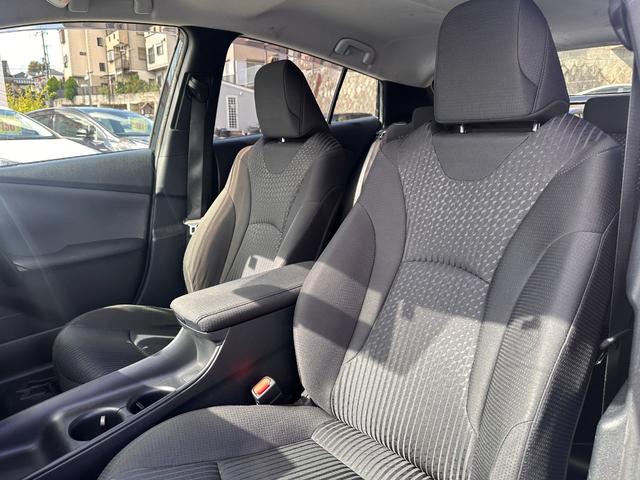 プリウス S トヨタ純正ナビ・Bカメラ・ビルトインETC・Bluetooth・LEDヘッドライト・純正AW・スマートキー・プッシュスタート・オートエアコン・ウィンカーミラー・パワーウィンドウ・アイドリングストップ(63枚目)