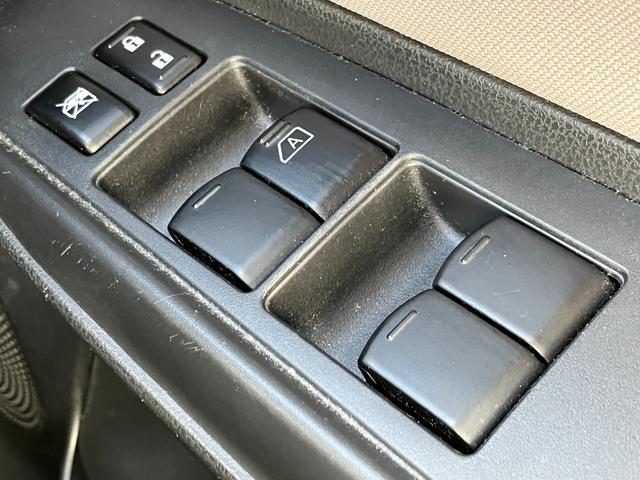 ノート ｅ－パワー　Ｂ　アラウンドビューモニター・エマージェンシーブレーキ・ＥＴＣ・プッシュスタート・コーナーセンサ・レーンキープアシスト・デジタルインナーミラー・スマートキー・ＡＵＴＯエアコン・　電格ミラ・ウィンカーミラー（33枚目）