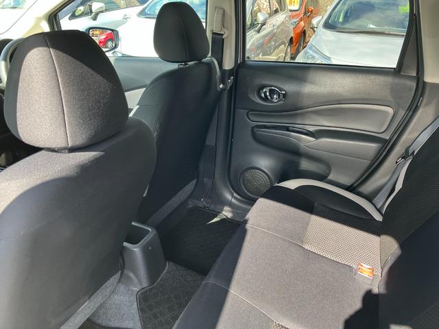 ノート ｅ－パワー　Ｂ　アラウンドビューモニター・エマージェンシーブレーキ・ＥＴＣ・プッシュスタート・コーナーセンサ・レーンキープアシスト・デジタルインナーミラー・スマートキー・ＡＵＴＯエアコン・　電格ミラ・ウィンカーミラー（52枚目）