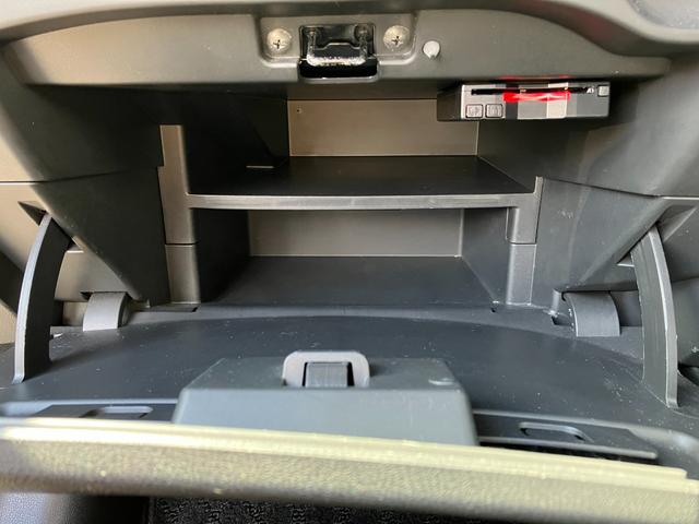 ノート ｅ－パワー　Ｂ　アラウンドビューモニター・エマージェンシーブレーキ・ＥＴＣ・プッシュスタート・コーナーセンサ・レーンキープアシスト・デジタルインナーミラー・スマートキー・ＡＵＴＯエアコン・　電格ミラ・ウィンカーミラー（58枚目）