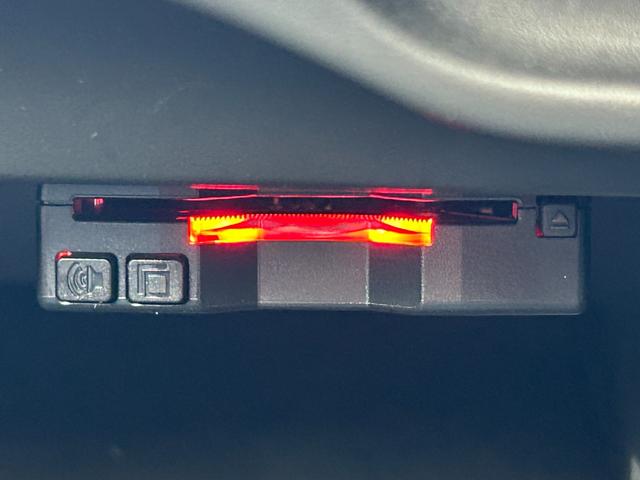 ノート ｅ－パワー　Ｂ　エマージェンシーブレーキ　アラウンドビューモニター　ＥＴＣ　プッシュスタート　レーンキープアシスト　コーナーセンサー　スマキー　デジタルインナーミラー　オーディオ　オートエアコン　電動格納ミラー（34枚目）