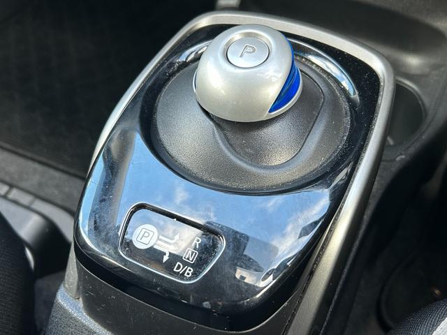 ノート ｅ－パワー　Ｂ　エマージェンシーブレーキ　アラウンドビューモニター　ＥＴＣ　プッシュスタート　レーンキープアシスト　コーナーセンサー　スマキー　デジタルインナーミラー　オーディオ　オートエアコン　電動格納ミラー（37枚目）