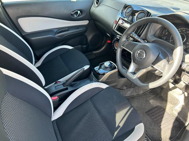 ノート ｅ－パワー　Ｂ　エマージェンシーブレーキ　アラウンドビューモニター　ＥＴＣ　プッシュスタート　レーンキープアシスト　コーナーセンサー　スマキー　デジタルインナーミラー　オーディオ　オートエアコン　電動格納ミラー（45枚目）