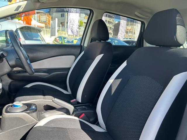 ノート ｅ－パワー　Ｂ　エマージェンシーブレーキ　アラウンドビューモニター　ＥＴＣ　プッシュスタート　レーンキープアシスト　コーナーセンサー　スマキー　デジタルインナーミラー　オーディオ　オートエアコン　電動格納ミラー（52枚目）