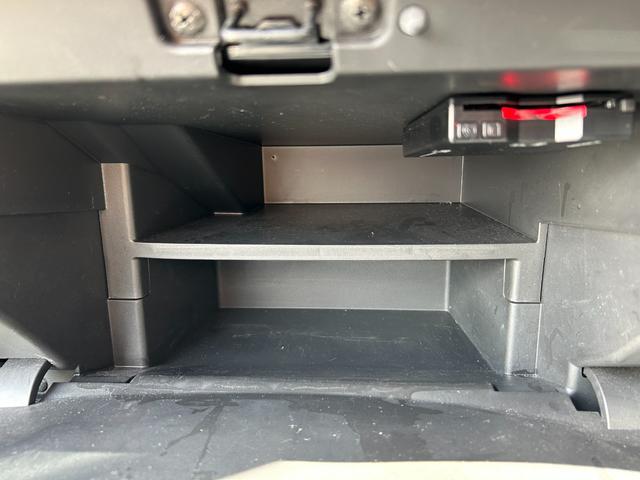 ノート ｅ－パワー　Ｂ　エマージェンシーブレーキ　アラウンドビューモニター　ＥＴＣ　プッシュスタート　レーンキープアシスト　コーナーセンサー　スマキー　デジタルインナーミラー　オーディオ　オートエアコン　電動格納ミラー（55枚目）