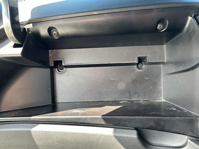 ノート ｅ－パワー　Ｂ　エマージェンシーブレーキ　アラウンドビューモニター　ＥＴＣ　プッシュスタート　レーンキープアシスト　コーナーセンサー　スマキー　デジタルインナーミラー　オーディオ　オートエアコン　電動格納ミラー（56枚目）