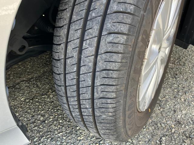 プリウス Ｓ　衝突軽減ブレーキ・純正ナビ・Ｂカメ・ビルトインＥＴＣ　Ｂｌｕｅｔｏｏｔｈ・クルコン・レーンキープ・オートマチックハイビーム・純正ＡＷ・ＬＥＤヘッドライト・コーナーセンサー・スマートキ・プッシュスタート（15枚目）