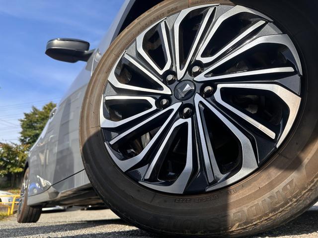 プリウス Ｘ　トヨタセーフティーセンス・８型ＤＡ・電子パーキング・ブラインドスポットＭ・バックカメラ・ＥＴＣ２．０・レーダークルコン・コーナーセンサー・オートマチックハイビーム・Ｂｌｕｅｔｏｏｔｈ・モデリスタＡＷ（14枚目）