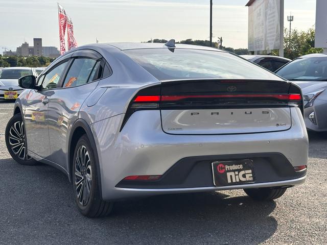 プリウス Ｘ　トヨタセーフティーセンス・８型ＤＡ・電子パーキング・ブラインドスポットＭ・バックカメラ・ＥＴＣ２．０・レーダークルコン・コーナーセンサー・オートマチックハイビーム・Ｂｌｕｅｔｏｏｔｈ・モデリスタＡＷ（18枚目）