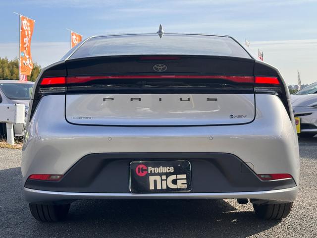プリウス Ｘ　トヨタセーフティーセンス・８型ＤＡ・電子パーキング・ブラインドスポットＭ・バックカメラ・ＥＴＣ２．０・レーダークルコン・コーナーセンサー・オートマチックハイビーム・Ｂｌｕｅｔｏｏｔｈ・モデリスタＡＷ（20枚目）