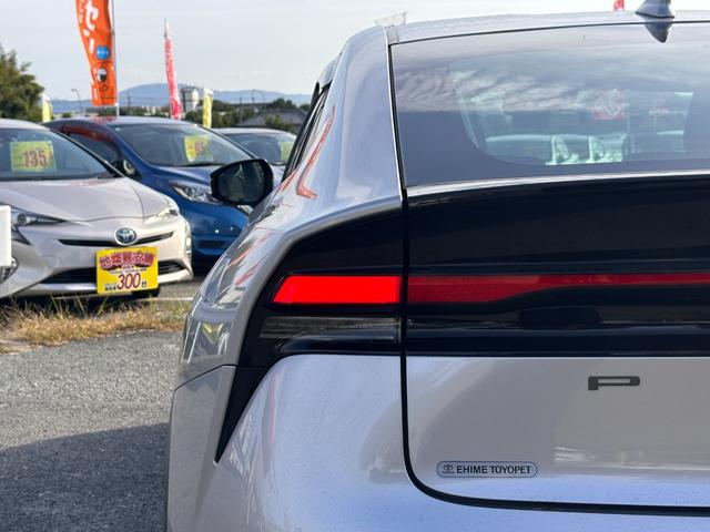 プリウス Ｘ　トヨタセーフティーセンス・８型ＤＡ・電子パーキング・ブラインドスポットＭ・バックカメラ・ＥＴＣ２．０・レーダークルコン・コーナーセンサー・オートマチックハイビーム・Ｂｌｕｅｔｏｏｔｈ・モデリスタＡＷ（22枚目）