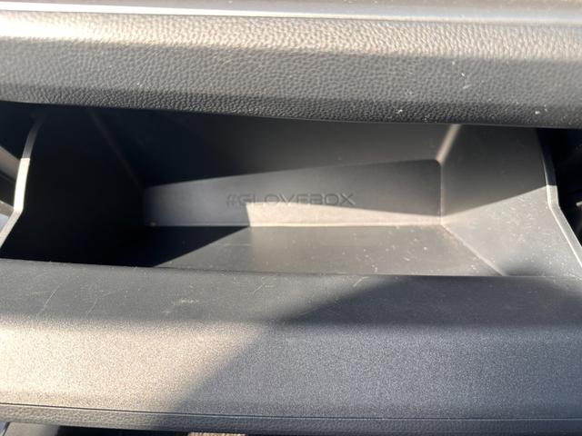 プリウス Ｘ　トヨタセーフティーセンス・８型ＤＡ・電子パーキング・ブラインドスポットＭ・バックカメラ・ＥＴＣ２．０・レーダークルコン・コーナーセンサー・オートマチックハイビーム・Ｂｌｕｅｔｏｏｔｈ・モデリスタＡＷ（61枚目）