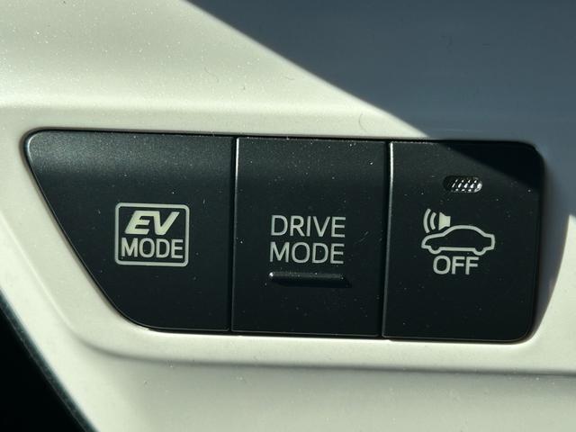 プリウス Sセーフティプラス 衝突軽減ブレーキ・純正ナビ・ETC2.0・Bluetooth・Bカメ・レーンキープ・クルコン・オートマチックハイビーム・前後ドライブレコーダー・コーナーセンサー・パーキングアシスト・LEDヘッドライト(41枚目)