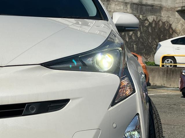 プリウス Ｓセーフティプラス　衝突軽減・純正ナビ・Ｂカメ・ＨＵＤ・Ｂｌｕｅｔｏｏｔｈ・クルコン・レーンキープ・パーキングアシスト・オートハイビーム・コーナーセンサー・ＬＥＤヘッドライト・フォグランプ・スマートキー・プッシュスタート（10枚目）