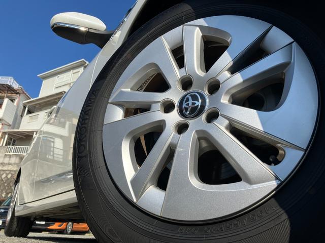 プリウス Ｓセーフティプラス　衝突軽減・純正ナビ・Ｂカメ・ＨＵＤ・Ｂｌｕｅｔｏｏｔｈ・クルコン・レーンキープ・パーキングアシスト・オートハイビーム・コーナーセンサー・ＬＥＤヘッドライト・フォグランプ・スマートキー・プッシュスタート（16枚目）