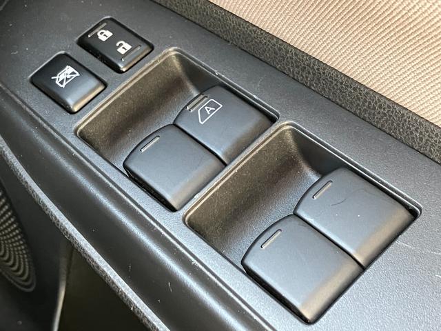 ノート ｅ－パワー　Ｘ　エマージェンシーブレーキ　アラウンドビューモニター　純正ナビ　レーンキープ　ＥＴＣ　コーナーセンサー　Ｂｌｕｅｔｏｏｔｈ　デジタルインナーミラー　フルセグ　プッシュスタート　スマートキー　電動ミラー（35枚目）