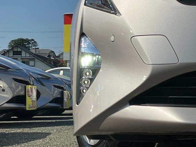 プリウス Ｓセーフティプラス　トヨタセーフティーセンス・ヘッドアップディスプレイ・社外ナビ・バックカメラ・ビルトインＥＴＣ・クルコン・前後ドラレコ・コーナーセンサー・パーキングアシスト・オートマチックハイビーム・レーンキープ・ＣＤ（13枚目）