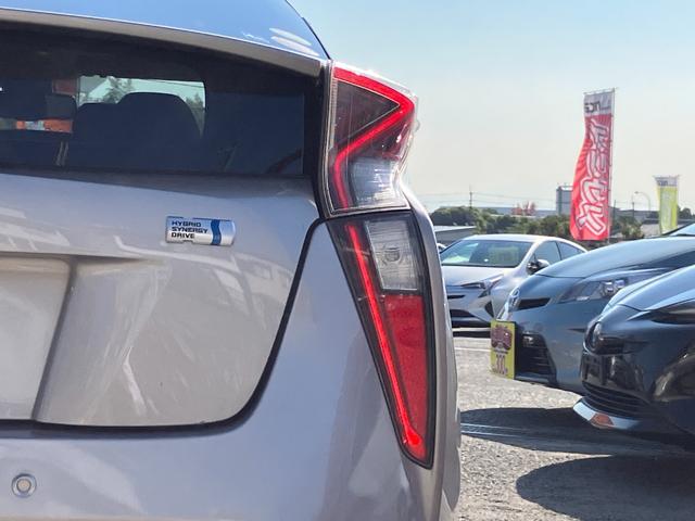 プリウス Ｓセーフティプラス　トヨタセーフティーセンス・ヘッドアップディスプレイ・社外ナビ・バックカメラ・ビルトインＥＴＣ・クルコン・前後ドラレコ・コーナーセンサー・パーキングアシスト・オートマチックハイビーム・レーンキープ・ＣＤ（23枚目）