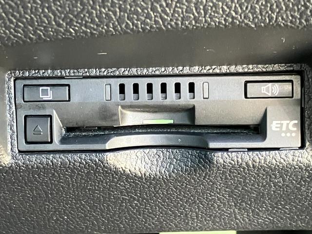 プリウス Ｓセーフティプラス　トヨタセーフティーセンス・ヘッドアップディスプレイ・社外ナビ・バックカメラ・ビルトインＥＴＣ・クルコン・前後ドラレコ・コーナーセンサー・パーキングアシスト・オートマチックハイビーム・レーンキープ・ＣＤ（37枚目）