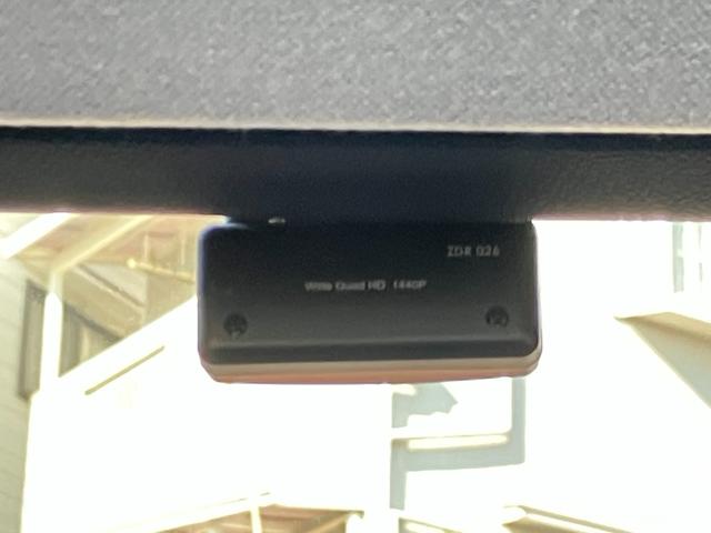 プリウス Ｓセーフティプラス　トヨタセーフティーセンス・ヘッドアップディスプレイ・社外ナビ・バックカメラ・ビルトインＥＴＣ・クルコン・前後ドラレコ・コーナーセンサー・パーキングアシスト・オートマチックハイビーム・レーンキープ・ＣＤ（45枚目）