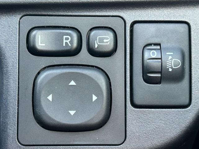 アクア Ｓ　プッシュスタート・スマートキー・トヨタ純正ナビ・バックカメラ　・デリスタ１５アルミホイール・Ｂｌｕｅｔｏｏｔｈ・オートエアコン・電動格納ミラー・ウィンカーミラー・横滑り防止装置・モード切替・パワステ（33枚目）