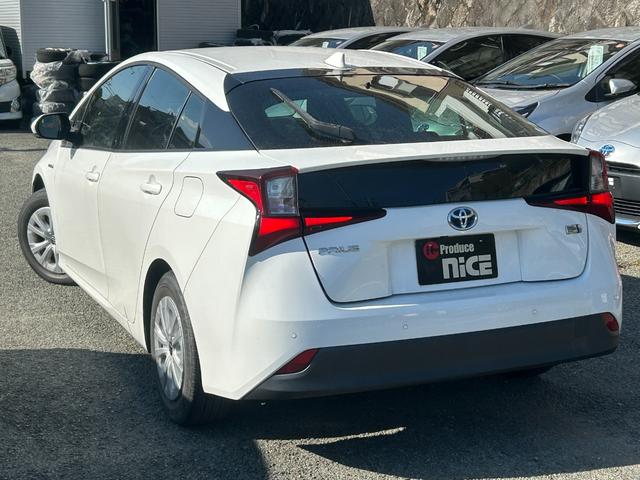 プリウス Ｓ　衝突軽減ブレーキ・純正ナビ・バックカメラ・ＬＥＤヘッドライト・純正アルミホイール・レーンキープアシスト・オートマチックハイビーム・コーナーセンサー・クルコン・Ｂｌｕｅｔｏｏｔｈ・プッシュスタート・（17枚目）