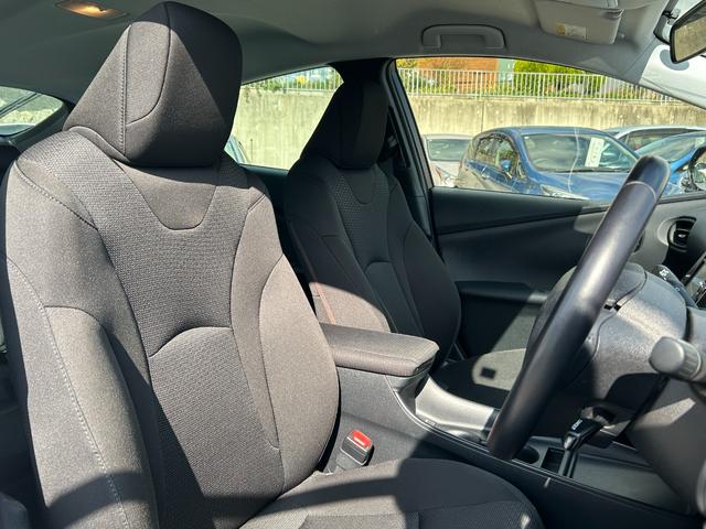 プリウス Ｓ　衝突軽減ブレーキ・純正ナビ・バックカメラ・ＬＥＤヘッドライト・純正アルミホイール・レーンキープアシスト・オートマチックハイビーム・コーナーセンサー・クルコン・Ｂｌｕｅｔｏｏｔｈ・プッシュスタート・（49枚目）