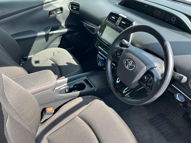 プリウス Ｓ　衝突軽減ブレーキ・純正ナビ・バックカメラ・ＬＥＤヘッドライト・純正アルミホイール・レーンキープアシスト・オートマチックハイビーム・コーナーセンサー・クルコン・Ｂｌｕｅｔｏｏｔｈ・プッシュスタート・（50枚目）