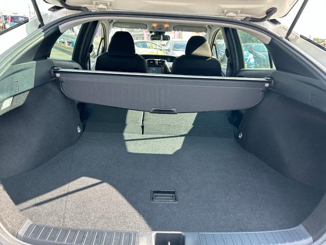 プリウス Ｓ　衝突軽減ブレーキ・純正ナビ・バックカメラ・ＬＥＤヘッドライト・純正アルミホイール・レーンキープアシスト・オートマチックハイビーム・コーナーセンサー・クルコン・Ｂｌｕｅｔｏｏｔｈ・プッシュスタート・（53枚目）