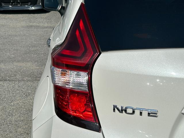 ノート e-パワー X エマージェンシーブレーキ・純正ナビ・アラウンドビューモニター・ETC・Bluetooth・レーンキープ・コーナーセンサー・ドライブレコーダ・社外アルミホイール・フルセグ・スマートキー・プッシュスタート(22枚目)