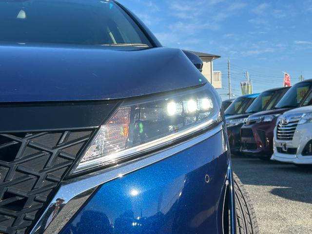 ノート Ｘ　エマージェンシーブレーキ・電子パーキング・ブレーキホールド・コーナーセンサー・ＬＥＤヘッドライト・フォグランプ・オートエアコン・オートマチックハイビーム・プッシュスタート・スマートキー・電動格納ミラー（10枚目）