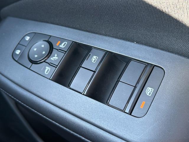 ノート Ｘ　エマージェンシーブレーキ・電子パーキング・ブレーキホールド・コーナーセンサー・ＬＥＤヘッドライト・フォグランプ・オートエアコン・オートマチックハイビーム・プッシュスタート・スマートキー・電動格納ミラー（35枚目）