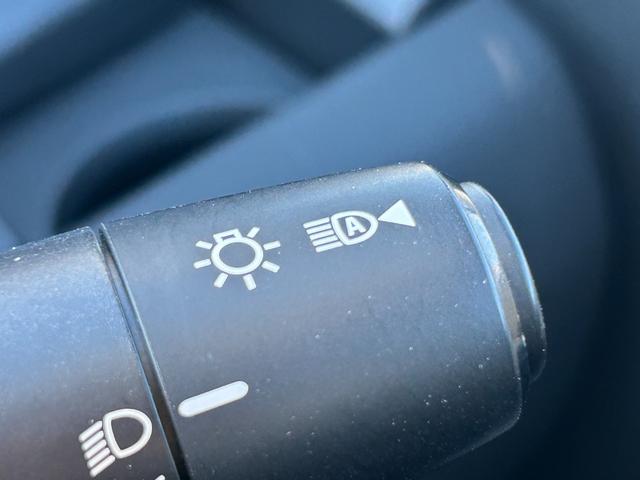 ノート Ｘ　エマージェンシーブレーキ・電子パーキング・ブレーキホールド・コーナーセンサー・ＬＥＤヘッドライト・フォグランプ・オートエアコン・オートマチックハイビーム・プッシュスタート・スマートキー・電動格納ミラー（42枚目）