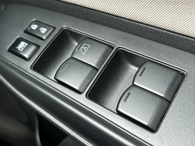 ノート Ｘ　エマージェンシーブレーキ・アラウンドビューモニター・コーナーセンサー・社外ナビ・ＥＴＣ・レーンキープ・ＡＵＴＥＣＨホイール・ドラレコ・プッシュスタート・スマキー・アイドリングストップ・電動格納ミラー（36枚目）