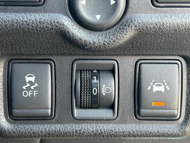 ノート e-パワー X エマージェンシーブレーキ・レーンキープ・社外ナビ・社外アルミホイール・プッシュスタート・スマートキー・オートエアコン・フルセグTV・電動格納ミラー・ウィンカーミラー・横滑り防止・パワーウィンドウ(33枚目)