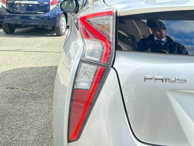 プリウス Sセーフティプラス トヨタセーフティーセンス・レーダークルコン・コーナーセンサー・純正ナビ・バックカメラ・ビルトインETC・レーンキープ・オートマチックハイビーム・ドラレコ・Bluetooth・LEDヘッドライト・フォグ(24枚目)