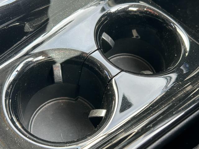 プリウス Sセーフティプラス トヨタセーフティーセンス・レーダークルコン・コーナーセンサー・純正ナビ・バックカメラ・ビルトインETC・レーンキープ・オートマチックハイビーム・ドラレコ・Bluetooth・LEDヘッドライト・フォグ(39枚目)