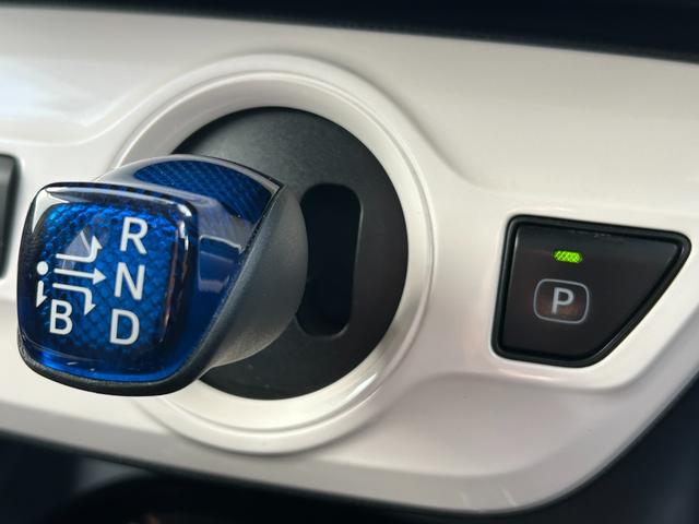 プリウス Sセーフティプラス トヨタセーフティーセンス・レーダークルコン・コーナーセンサー・純正ナビ・バックカメラ・ビルトインETC・レーンキープ・オートマチックハイビーム・ドラレコ・Bluetooth・LEDヘッドライト・フォグ(40枚目)