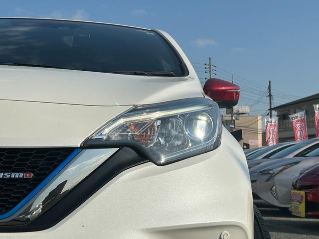 ノート e-パワーニスモ エマージェンシーブレーキ・アラウンドビューモニター・コーナーセンサー・LEDヘッドライト・レーンキープ・純正ナビ・ETC・純正アルミ・ドラレコ・Bluetooth・プッシュスタート・nismoシート(10枚目)