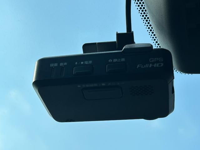 ノート e-パワーニスモ エマージェンシーブレーキ・アラウンドビューモニター・コーナーセンサー・LEDヘッドライト・レーンキープ・純正ナビ・ETC・純正アルミ・ドラレコ・Bluetooth・プッシュスタート・nismoシート(49枚目)