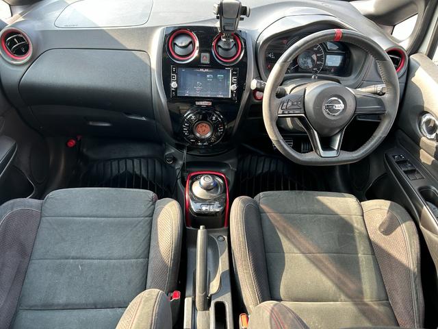 ノート e-パワーニスモ エマージェンシーブレーキ・アラウンドビューモニター・コーナーセンサー・LEDヘッドライト・レーンキープ・純正ナビ・ETC・純正アルミ・ドラレコ・Bluetooth・プッシュスタート・nismoシート(62枚目)