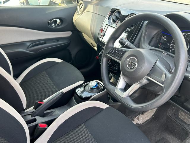 ノート e-パワー X エマージェンシーブレーキ・アラウンドビューモニター・純正ナビ・ETC・Bluetooth ・レーンキープアシスト・コーナーセンサー・フルセグ・スマートキー・プッシュスタート・オートエアコン・電格ミラー(51枚目)