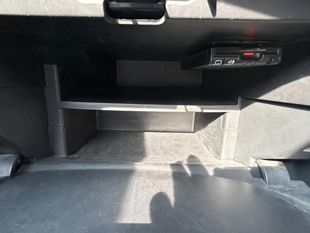 ノート e-パワー X エマージェンシーブレーキ・アラウンドビューモニター・純正ナビ・ETC・Bluetooth ・レーンキープアシスト・コーナーセンサー・フルセグ・スマートキー・プッシュスタート・オートエアコン・電格ミラー(61枚目)