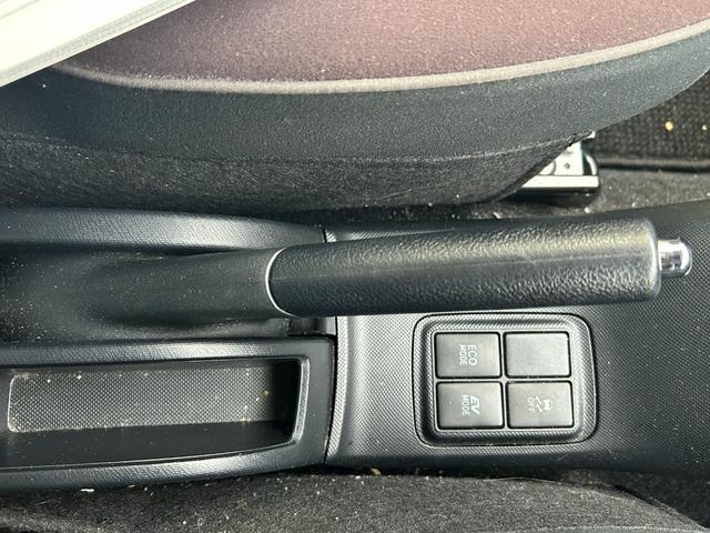 アクア G トヨタ純正ナビ・バックカメラ・LEDライト・ETC・プッシュスタート・イモビライザー・クルーズコントロール・キーレスエントリー・オートエアコン・パワーウィンドウ・モード切替・電動格納ウィンカーミラー(36枚目)