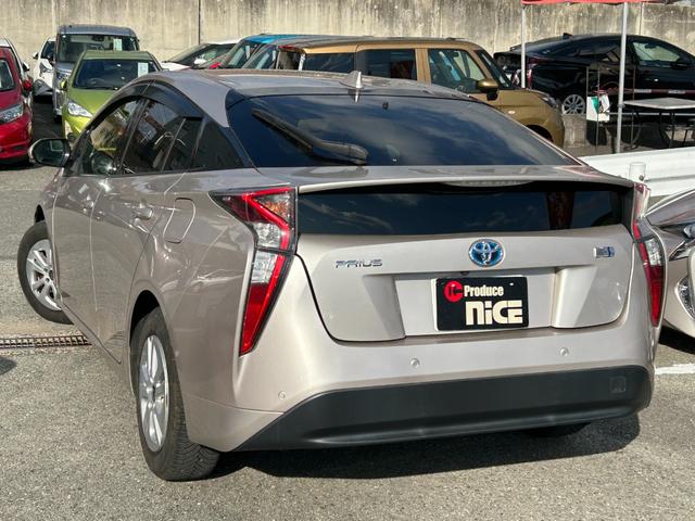 プリウス Sセーフティプラス 衝突軽減ブレーキ・バックカメラ・純正9インチナビ・デジタルミラー・ETC・レザーシートカバー・レーンキープ・オートハイビーム・LED・純正アルミホイール・フルセグ・Bluetooth・コーナーセンサー(19枚目)