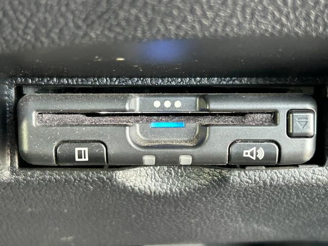 プリウス Sセーフティプラス 衝突軽減ブレーキ・バックカメラ・純正9インチナビ・デジタルミラー・ETC・レザーシートカバー・レーンキープ・オートハイビーム・LED・純正アルミホイール・フルセグ・Bluetooth・コーナーセンサー(37枚目)