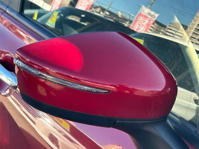 ノート X エマージェンシーブレーキ・純正ナビ・ETC・Bluetooth・Bカメラ・ドライブレコーダー・フルセグTV・社外アルミ・レーンキープ・コーナーセンサー・プッシュスタート・スマートキー・電動格納ミラー(13枚目)