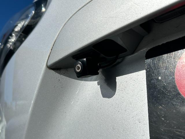 �o�b�N�J�����t���Œ��Ԃ����S�I