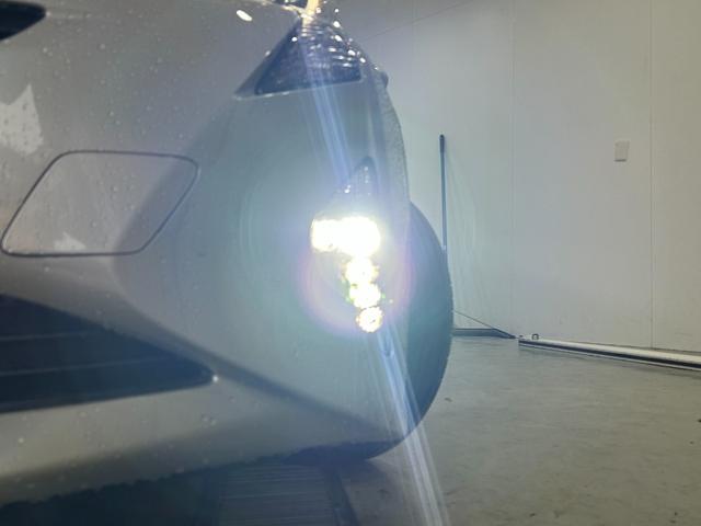 プリウス S トヨタセーフティセンス・トヨタ純正9型ナビ・前後ドラレコ・バックカメラ・ETC・Bluetooth・フルセグTV・クルコン・純正アルミ・LEDヘッド・フォグ・コーナーセンサー・プッシュスタート(12枚目)